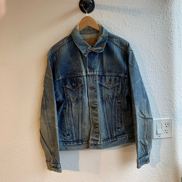 Vintage 80s Levis Distressed Denim Jacket 23” x 24”